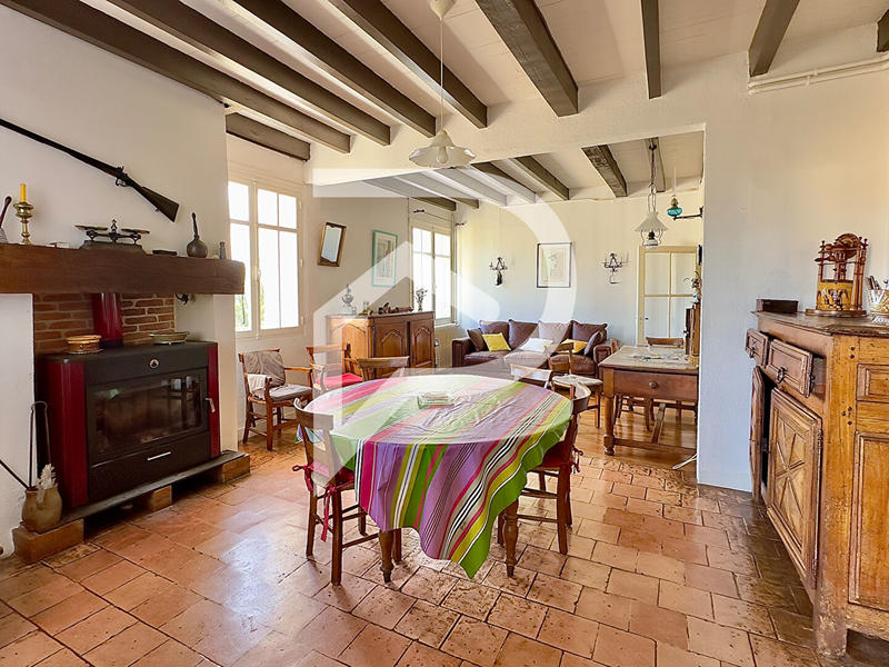 Maison - 225 m² - 9 pièces