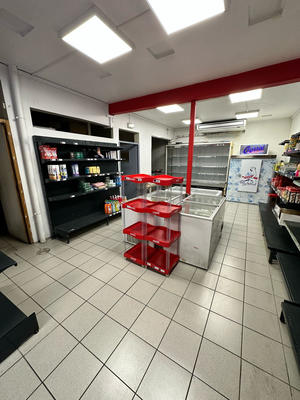 Fonds de commerce - Magasins - 100 m²