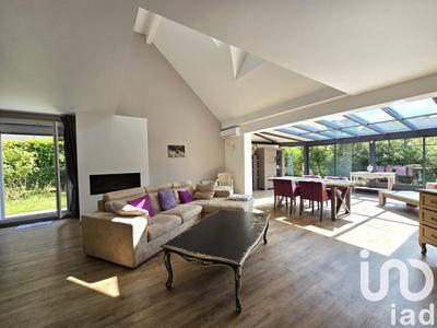 Maison - 219 m² - 8 pièces