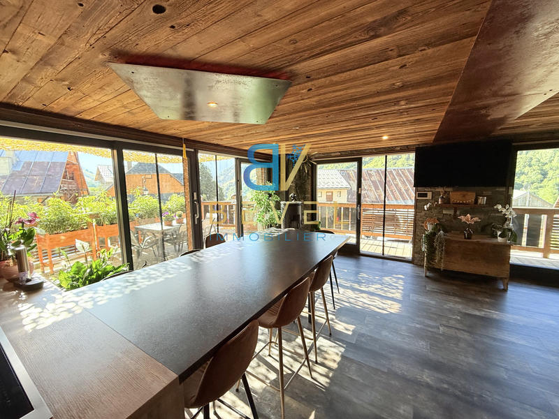 Châlet - 160 m² - 8 pièces