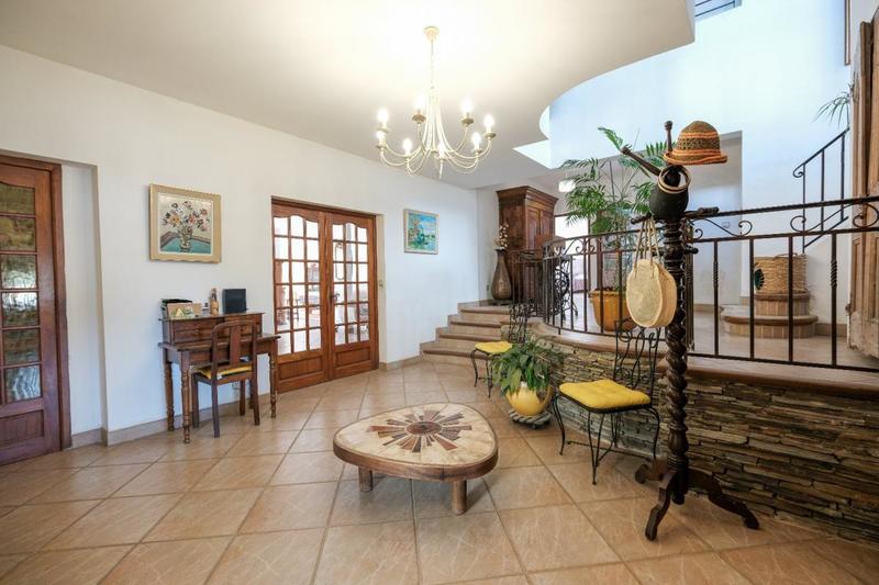 Propriété - 322 m² - 10 pièces