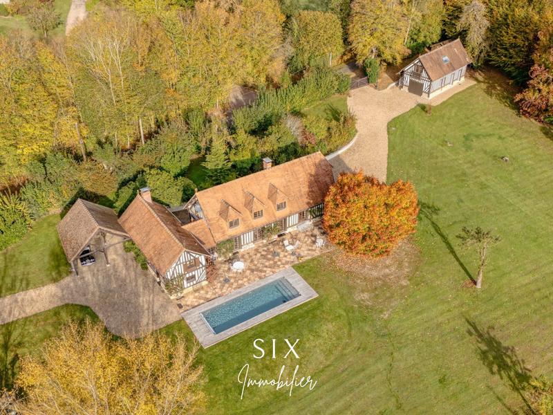 Maison - 268 m² - 8 pièces