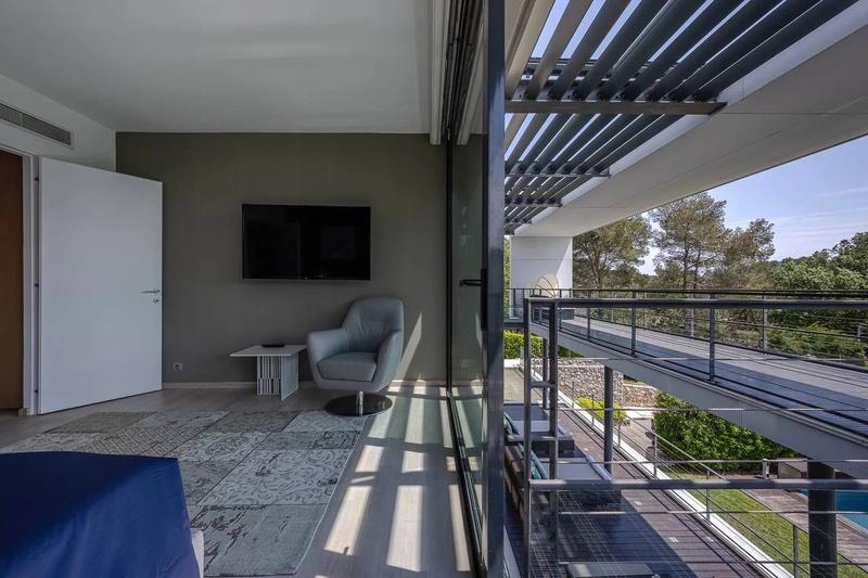 Maison - 480 m² - 8 pièces