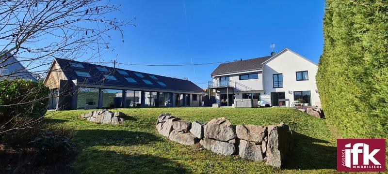 Propriété - 230 m² - 6 pièces