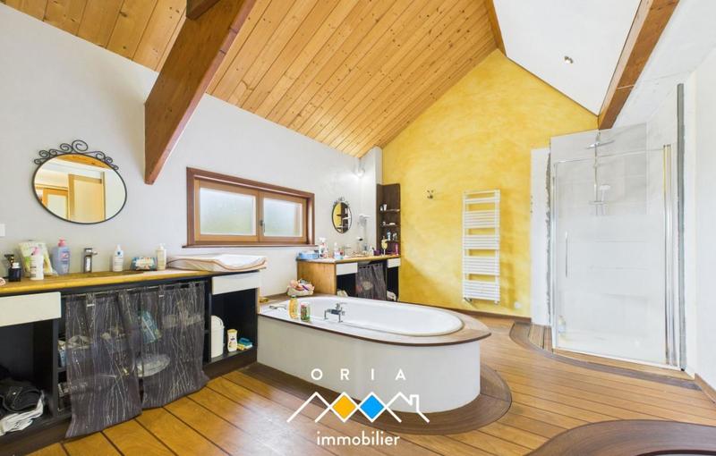 Maison - 206 m² - 7 pièces