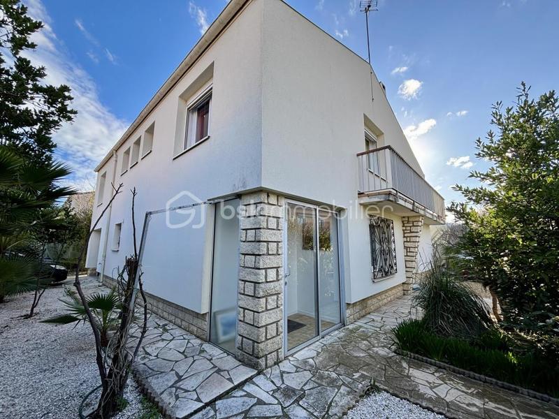 Maison traditionnelle - 145 m² - 4 pièces