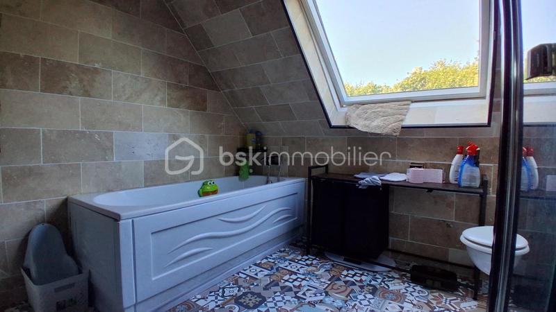 Maison - 93 m² - 5 pièces