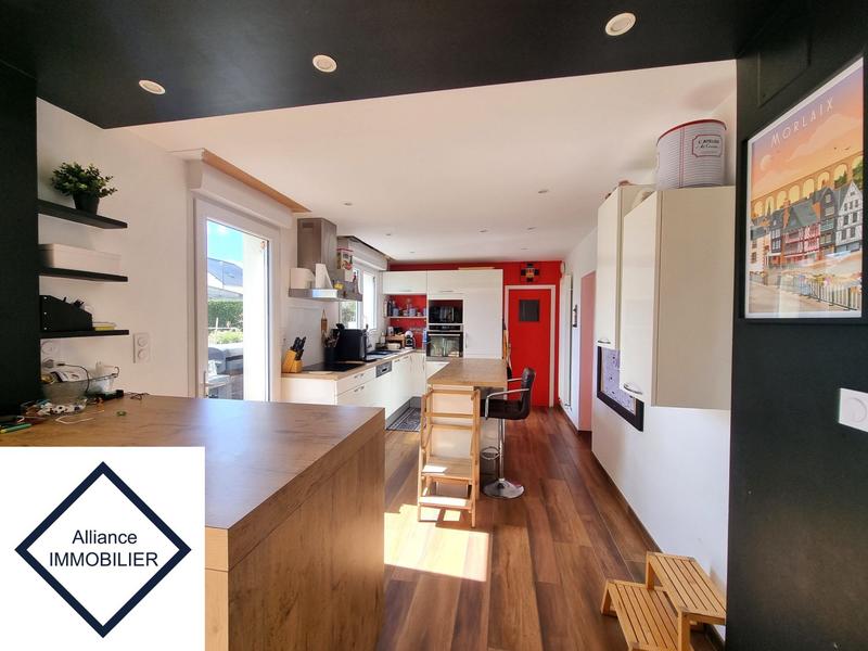 Maison - 177 m² - 7 pièces