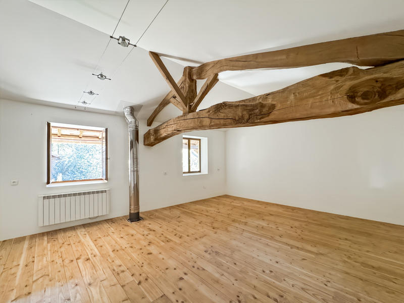 Maison - 216 m² - 7 pièces