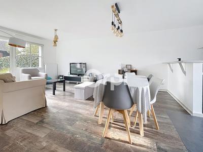 Maison - 104 m² - 4 pièces