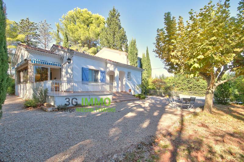 Propriété - 124 m² - 6 pièces