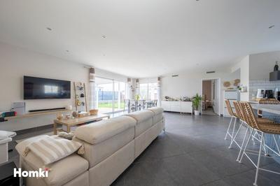 Maison - 121 m² - 5 pièces