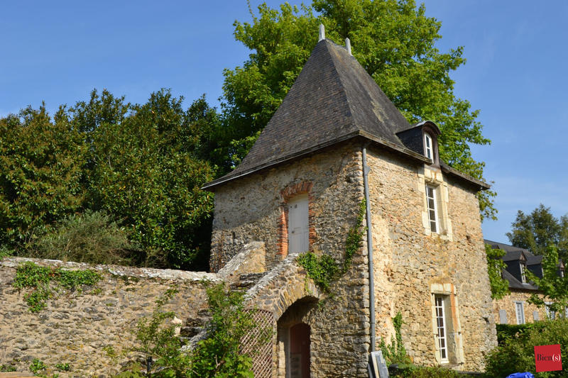 Manoir - 908 m² - 26 pièces