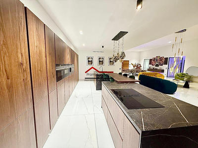 Villa - 240 m² - 6 pièces