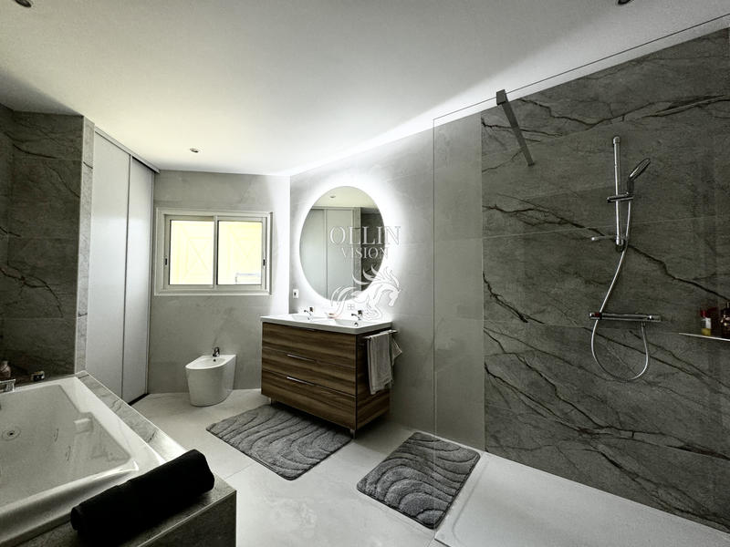 Villa - 185 m² - 6 pièces