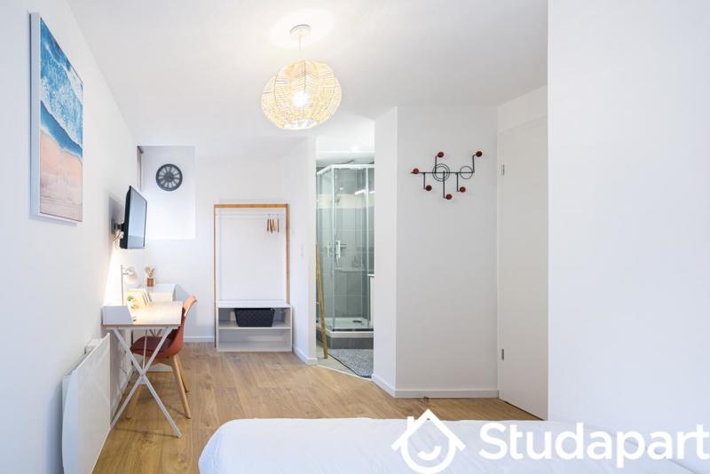 Chambre - 11 m² - 1 pièce