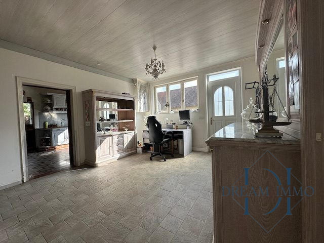 Maison - 216 m² - 7 pièces