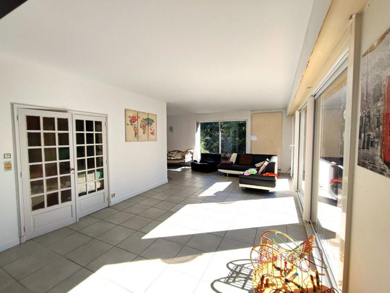 Villa - 355 m² - 9 pièces