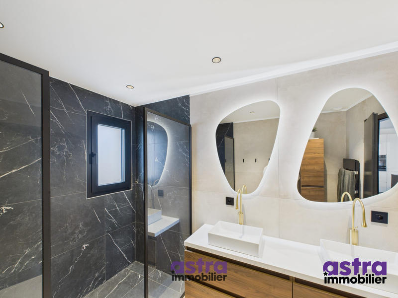 Villa - 160 m² - 5 pièces