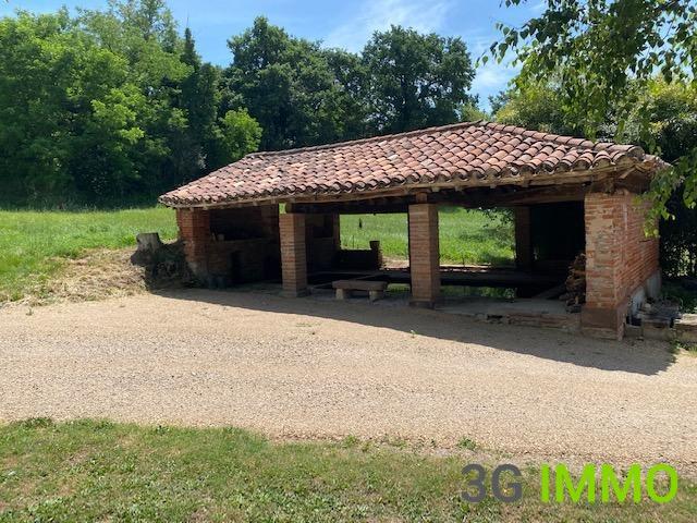 Maison - 288 m² - 10 pièces