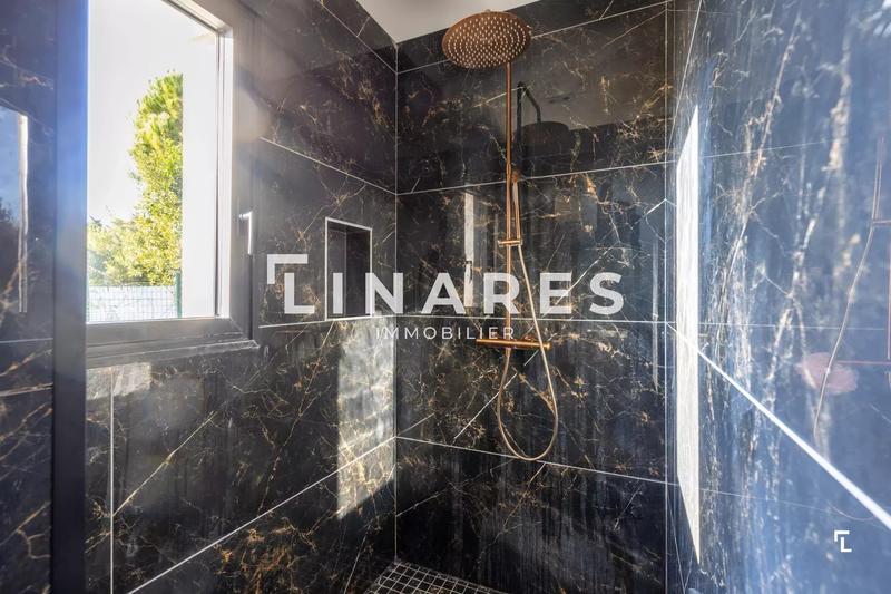 Villa - 242 m² - 5 pièces