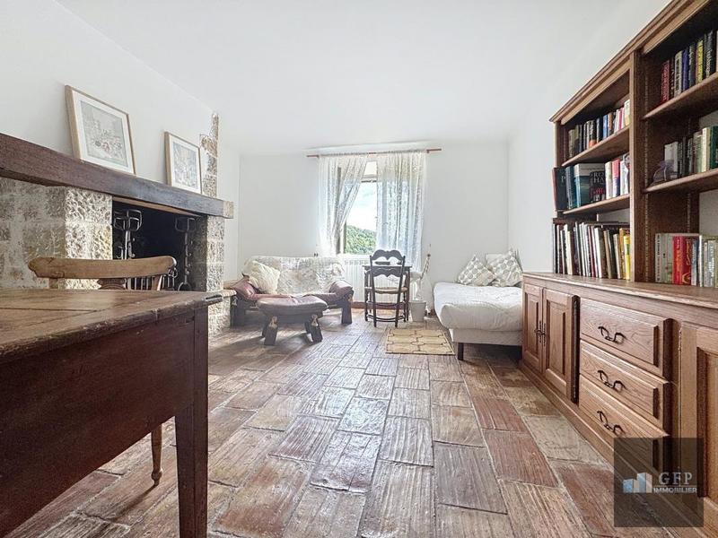 Villa - 401 m² - 8 pièces