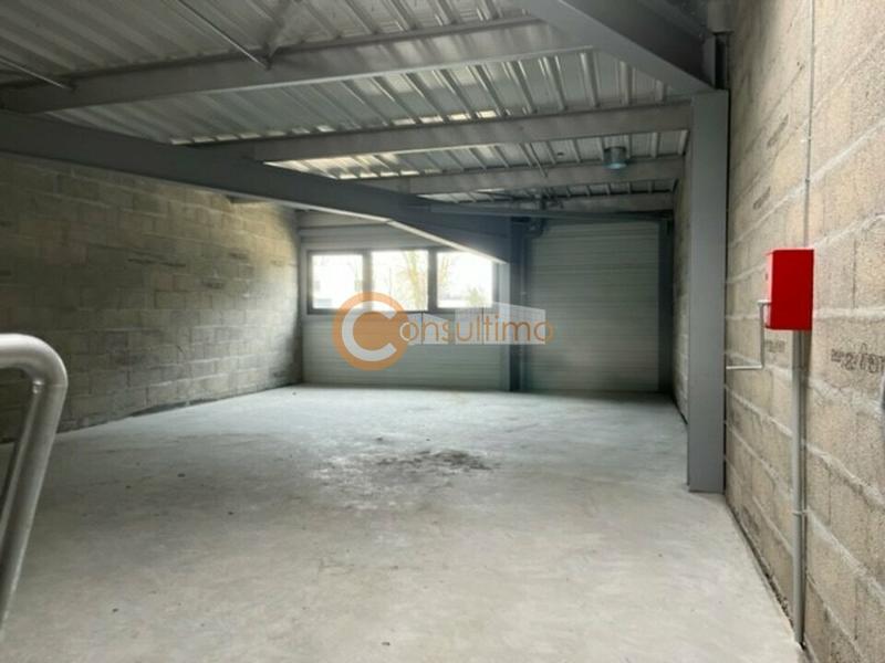 Local d'activité / Entrepôt - 169 m²
