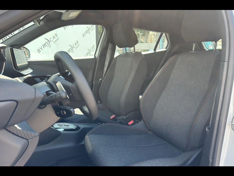 Peugeot 2008 Hybrid 136 e-Dcs6 Style