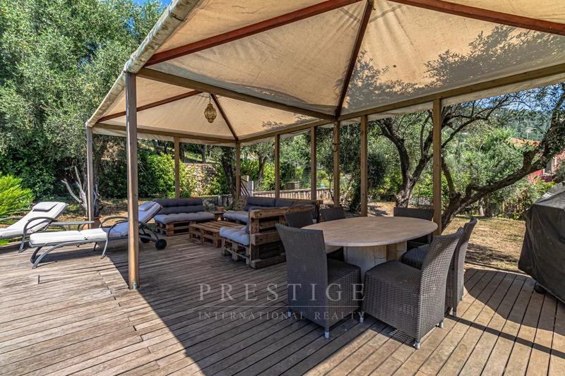 Maison - 179 m² - 8 pièces