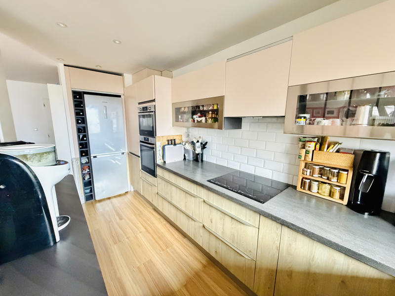 Appartement - 76 m² - 3 pièces