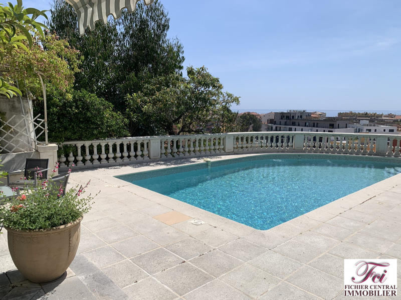 Villa - 310 m² - 11 pièces