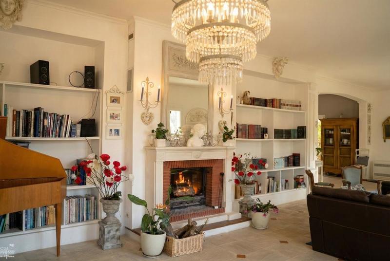 Maison - 281 m² - 10 pièces