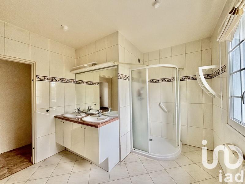 Maison - 217 m² - 8 pièces