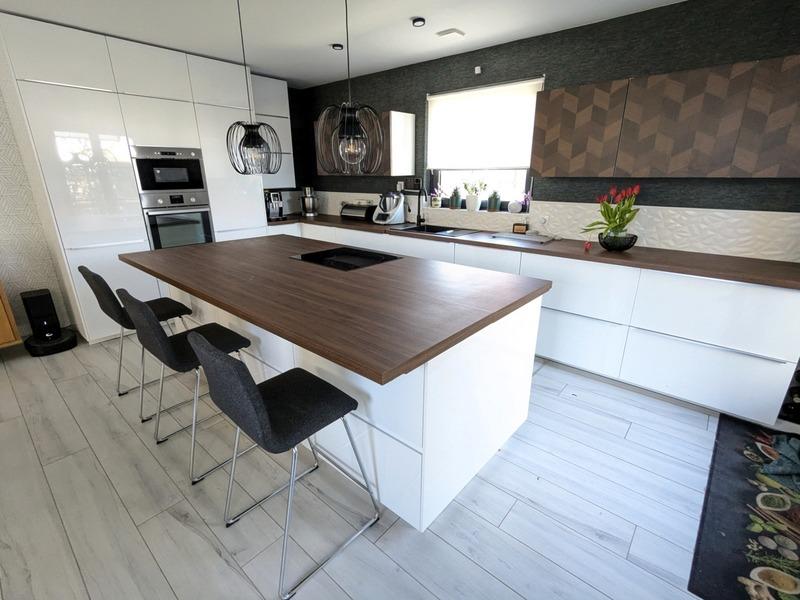 Maison - 217 m² - 7 pièces