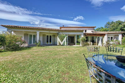 Maison - 205 m² - 7 pièces