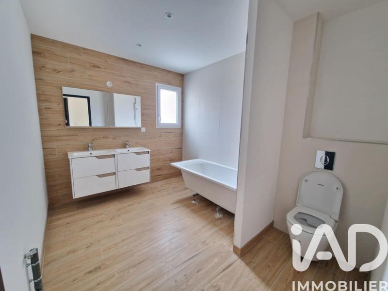 Maison - 96 m² - 5 pièces