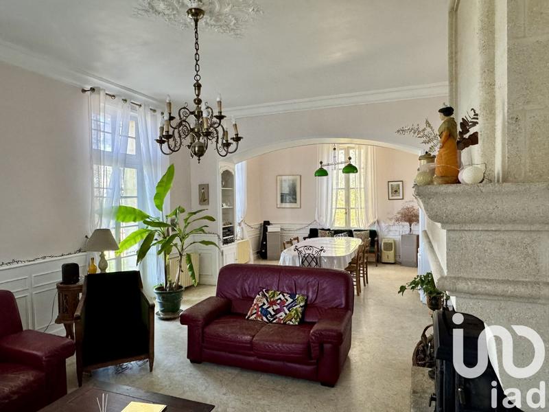 Maison - 322 m² - 9 pièces