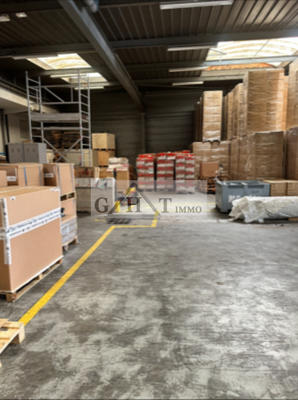 Entrepôt - 700 m²