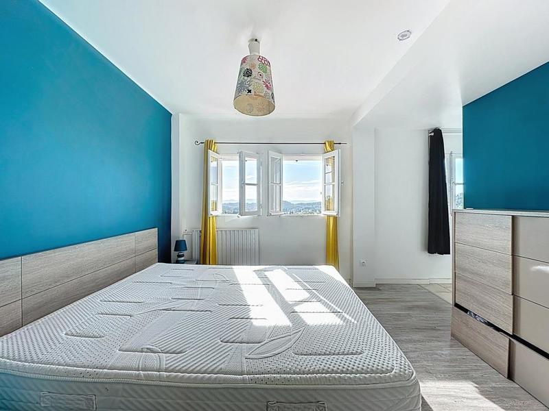 Mas - 350 m² - 6 pièces