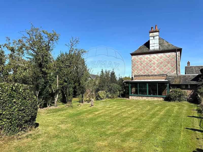 Maison - 177 m² - 9 pièces