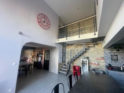 Maison - 216 m² - 5 pièces