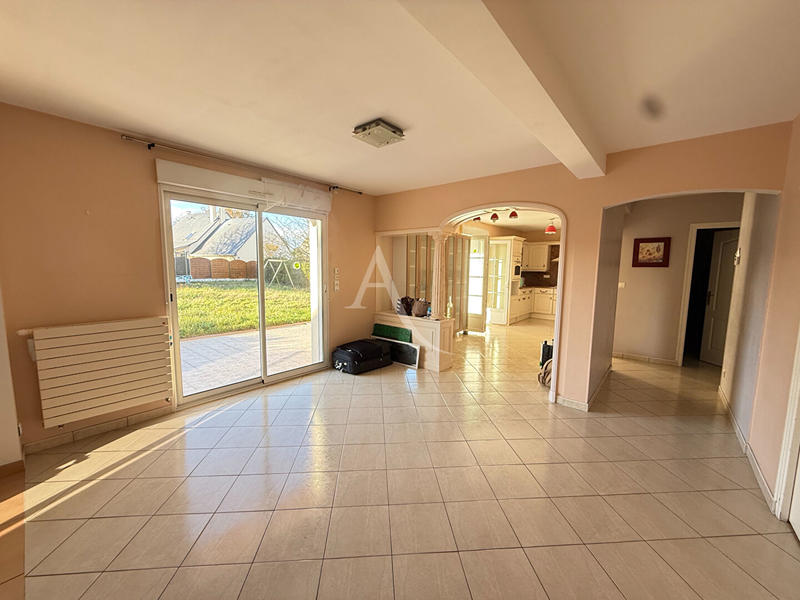 Maison - 232 m² - 8 pièces