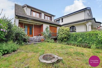 Maison - 270 m² - 6 pièces