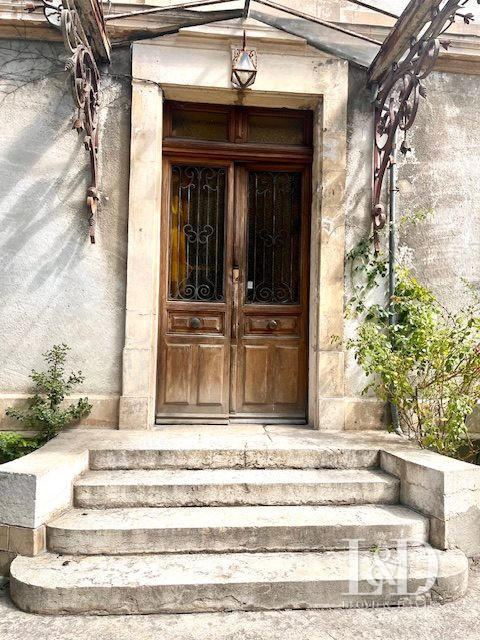 Maison - 237 m² - 10 pièces