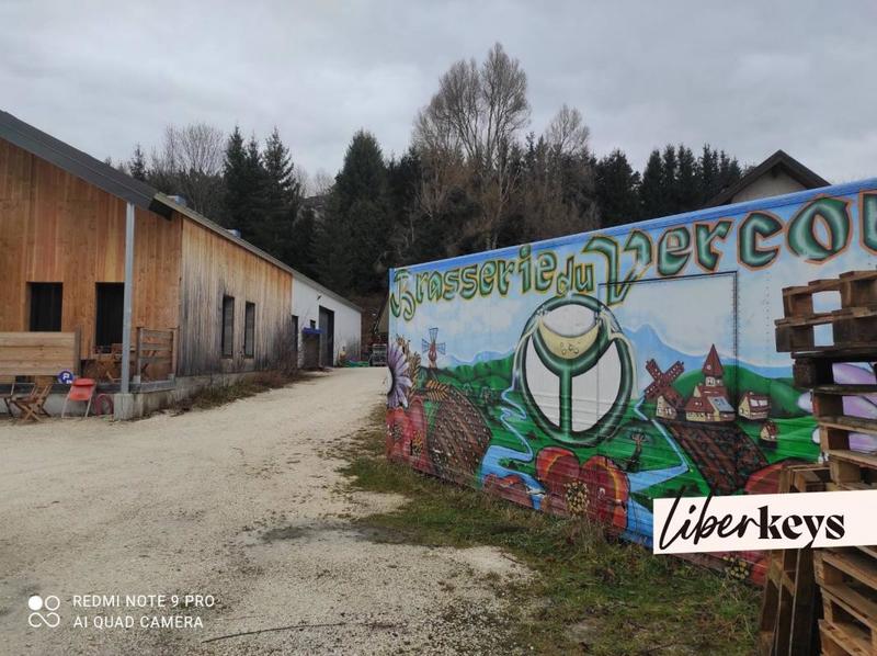 Local commercial - 681 m² - 4 pièces