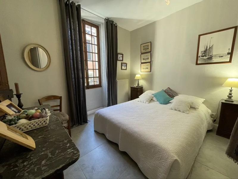 Appartement - 93 m² - 5 pièces