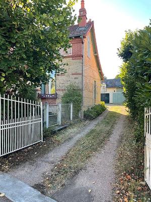 Maison - 93 m² - 5 pièces