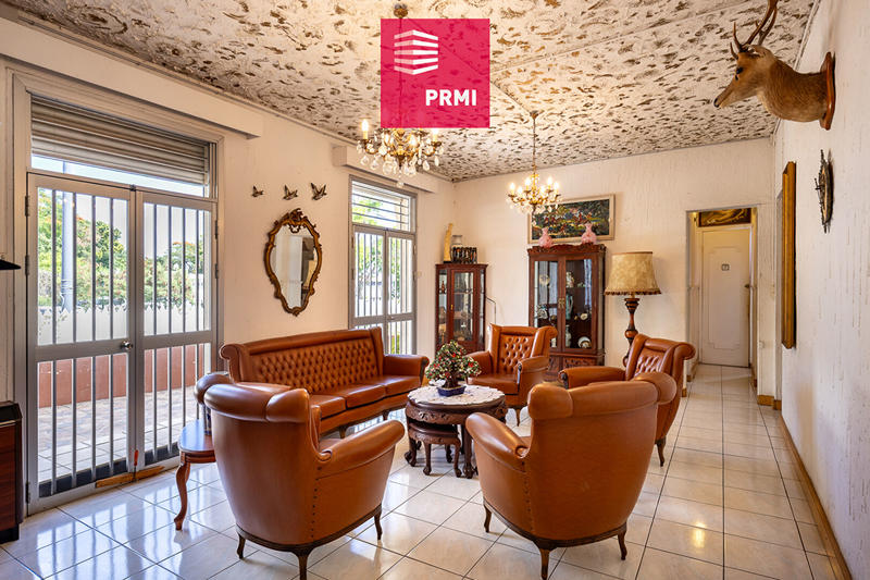 Local commercial - 143 m² - 6 pièces