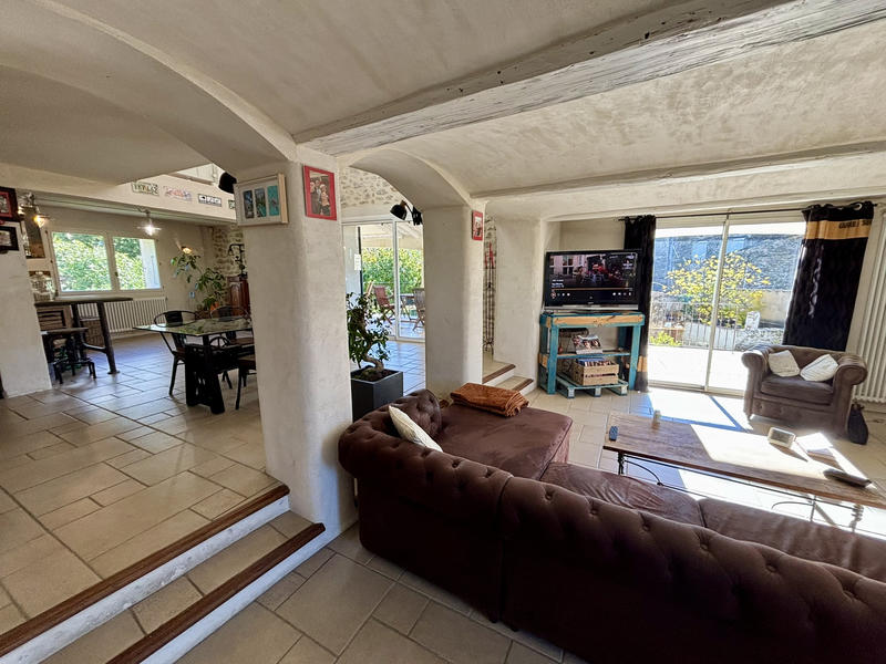 Mas - 240 m² - 8 pièces