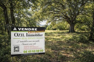 Terrain constructible - 1 064 m²